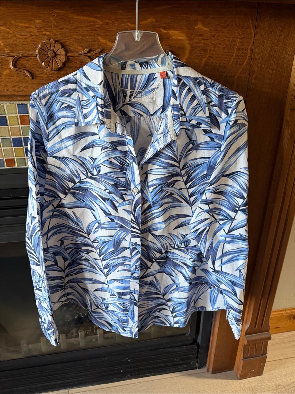 Women’s Blue Leaf-Print Button-Up Shirt